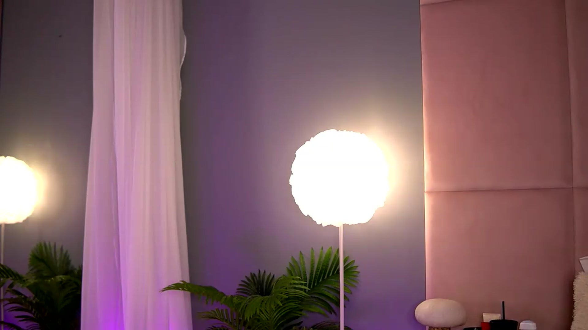 Gallery image thumbnail from Alma_Luv's myfreecams stream on, 08/27/2026, 12:42 image 7 of 20