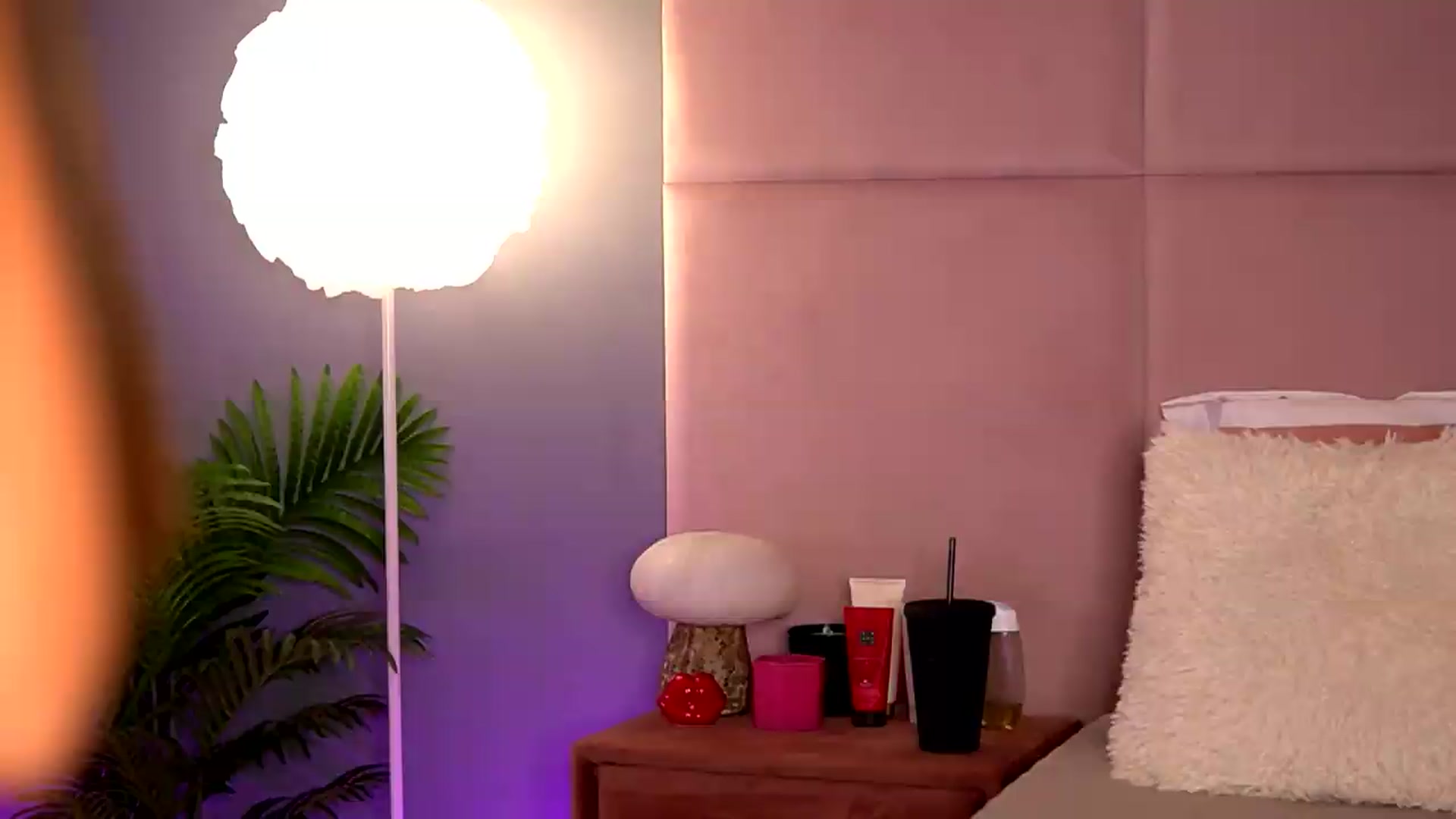 Gallery image thumbnail from Alma_Luv's myfreecams stream on, 09/01/2026, 12:32 image 19 of 20