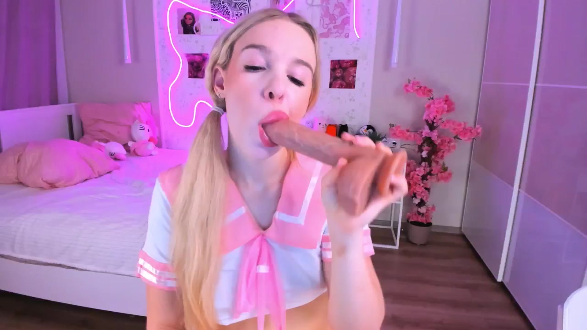 Gallery image thumbnail from Aln_Xxx's myfreecams stream on, 03/26/2026, 10:13 image 11 of 20