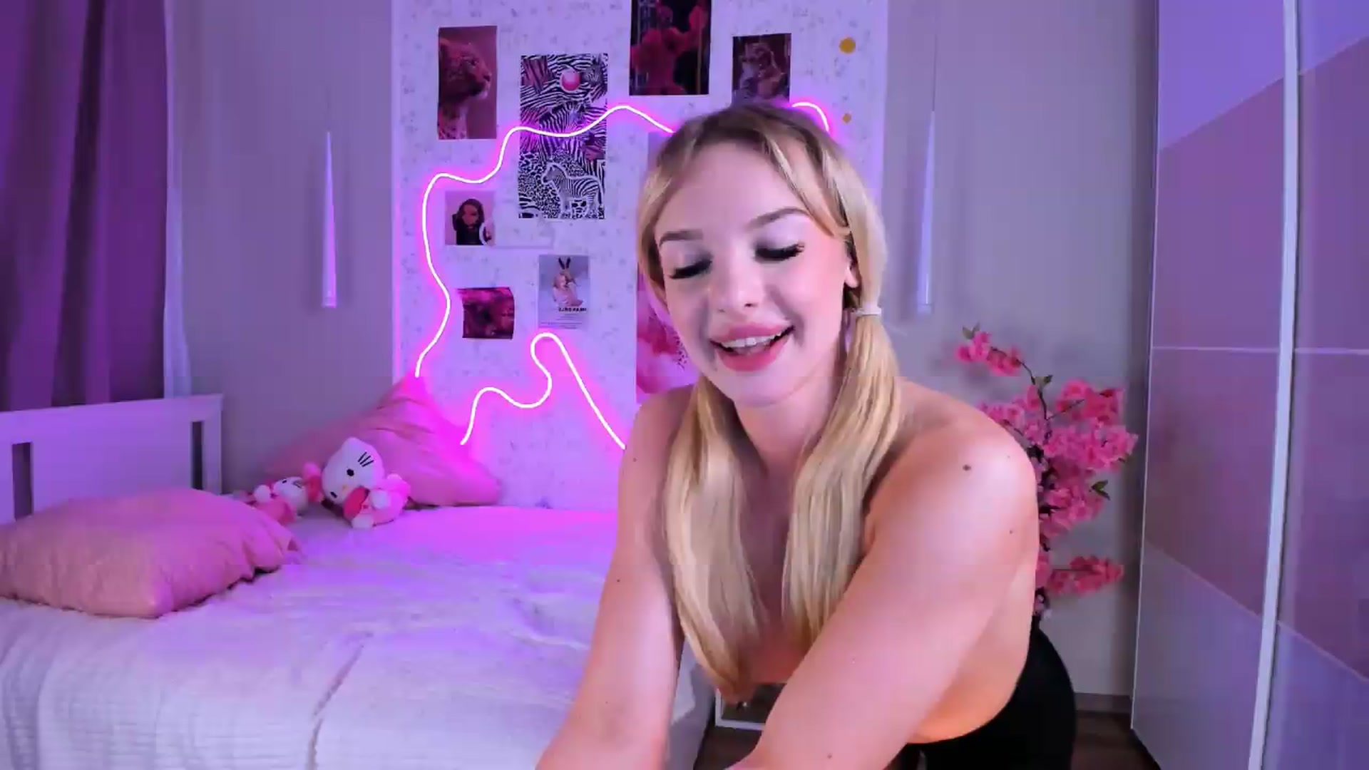 Gallery image thumbnail from Aln_Xxx's myfreecams stream on, 05/19/2026, 10:09 image 5 of 20