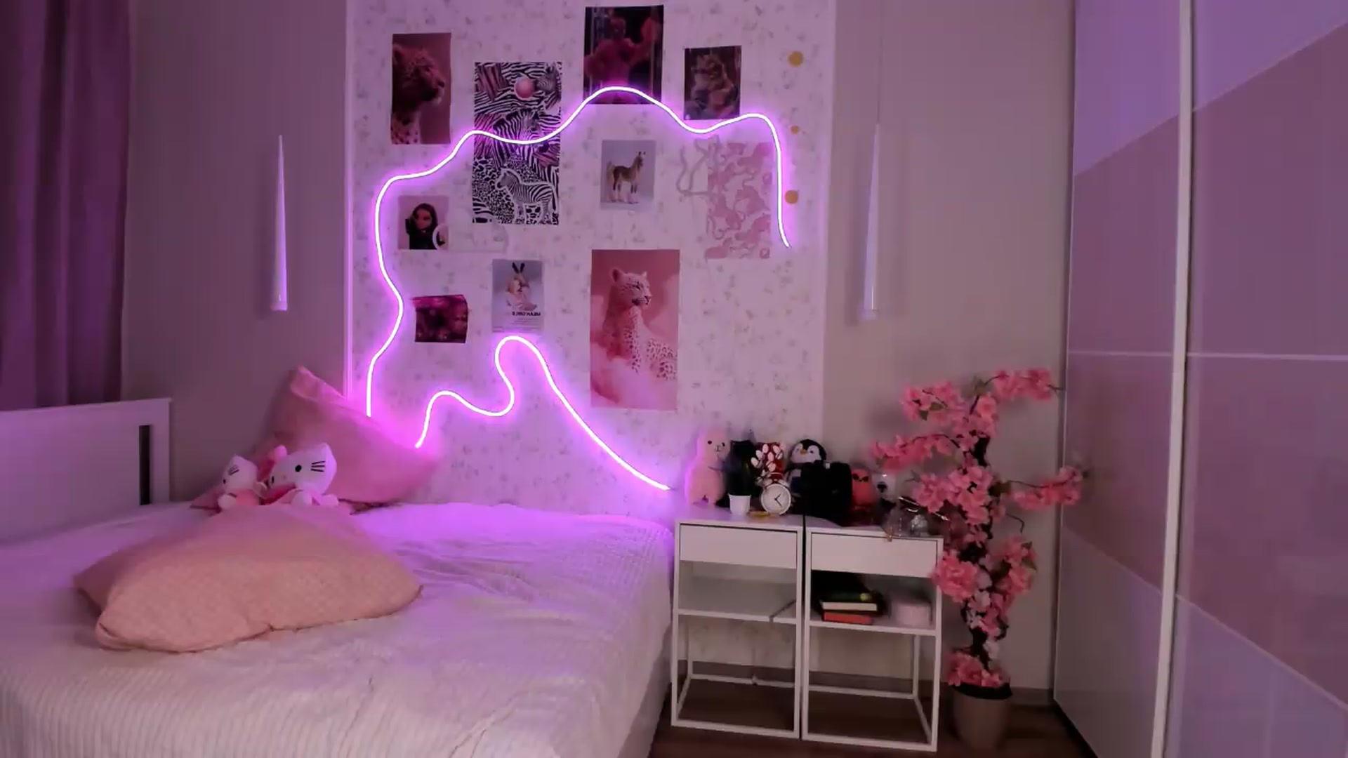 Gallery image thumbnail from Aln_Xxx's myfreecams stream on, 06/13/2026, 09:46 image 18 of 20