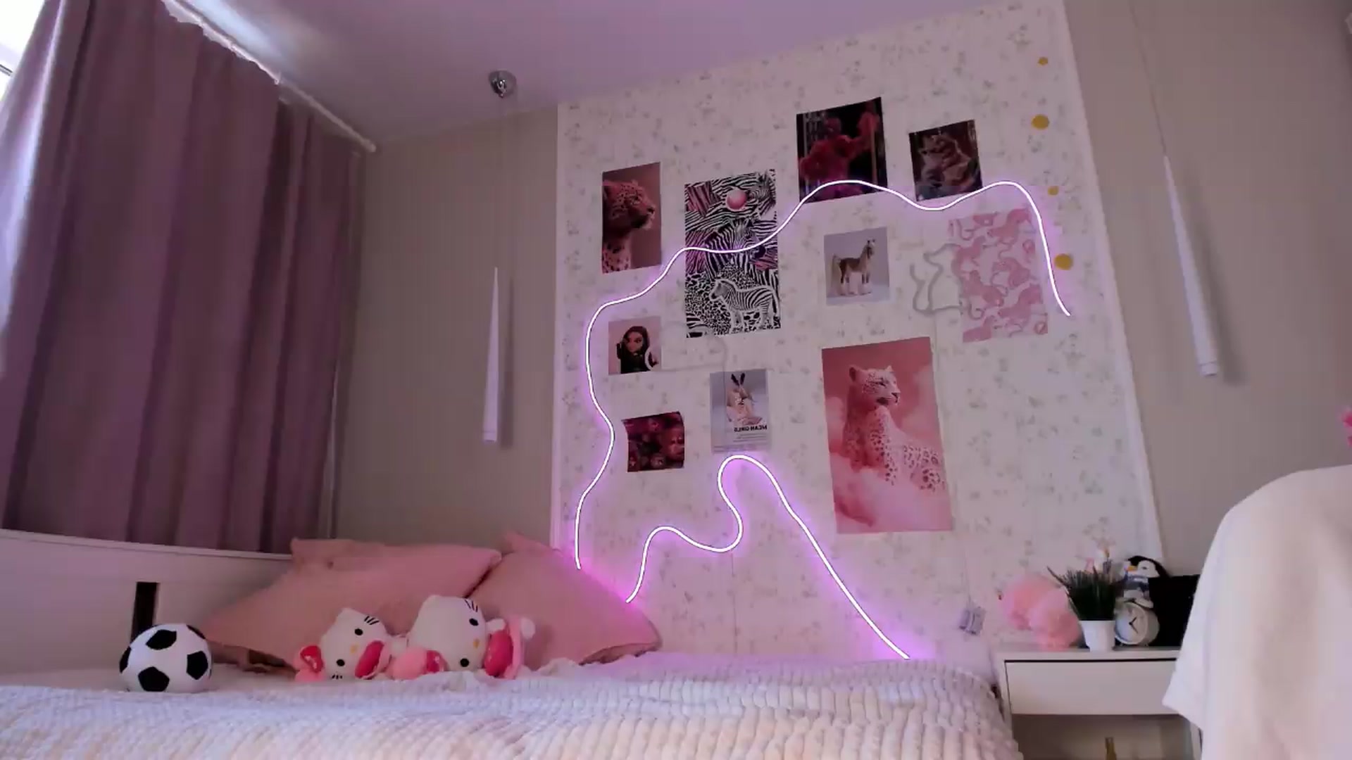 Gallery image thumbnail from Aln_Xxx's myfreecams stream on, 06/28/2026, 10:16 image 15 of 20