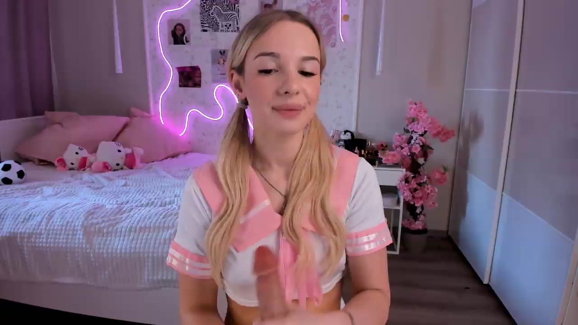 Gallery image thumbnail from Aln_Xxx's myfreecams stream on, 06/28/2026, 10:16 image 19 of 20
