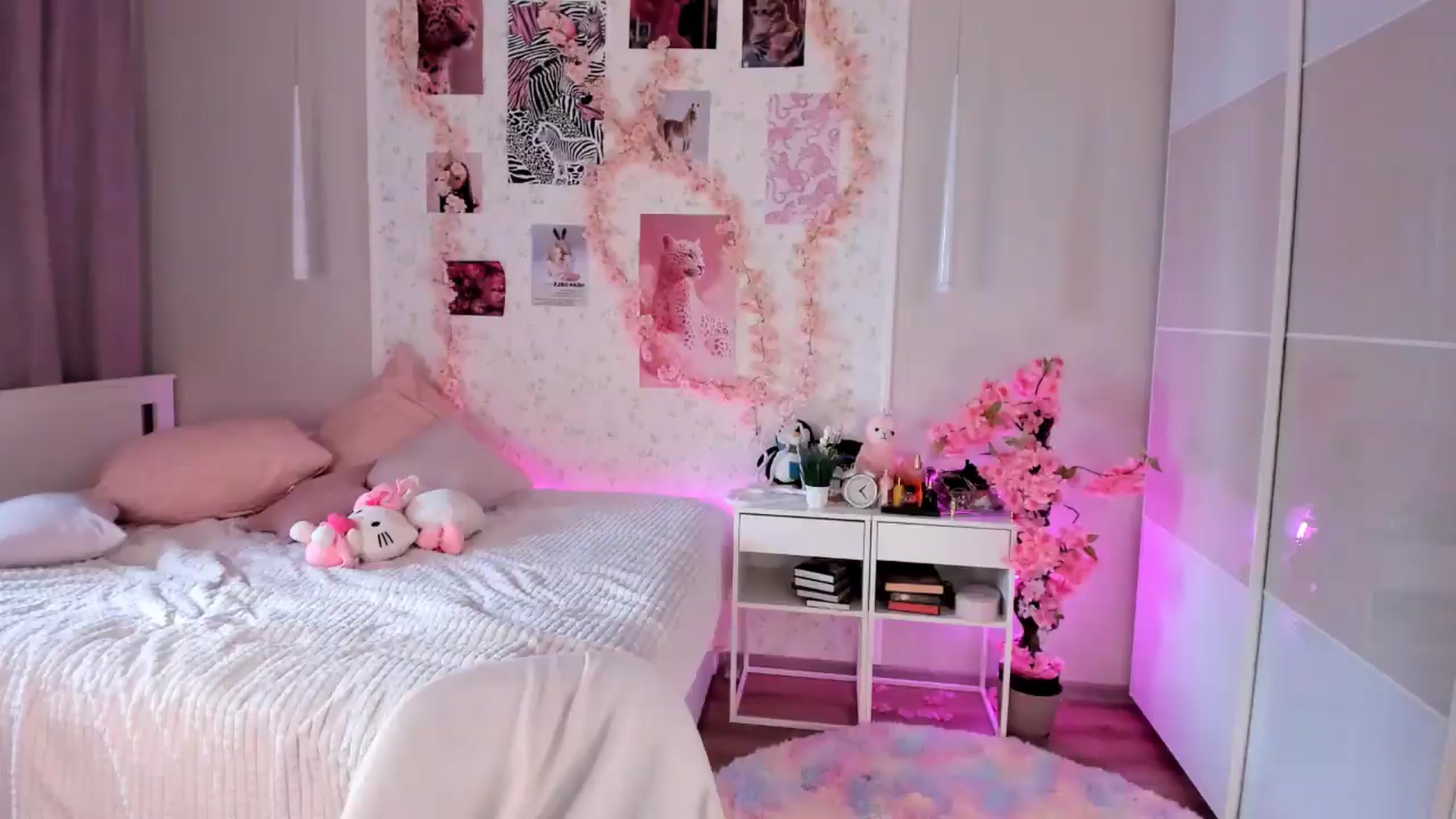Gallery image thumbnail from Aln_Xxx's myfreecams stream on, 08/16/2026, 10:06 image 1 of 20