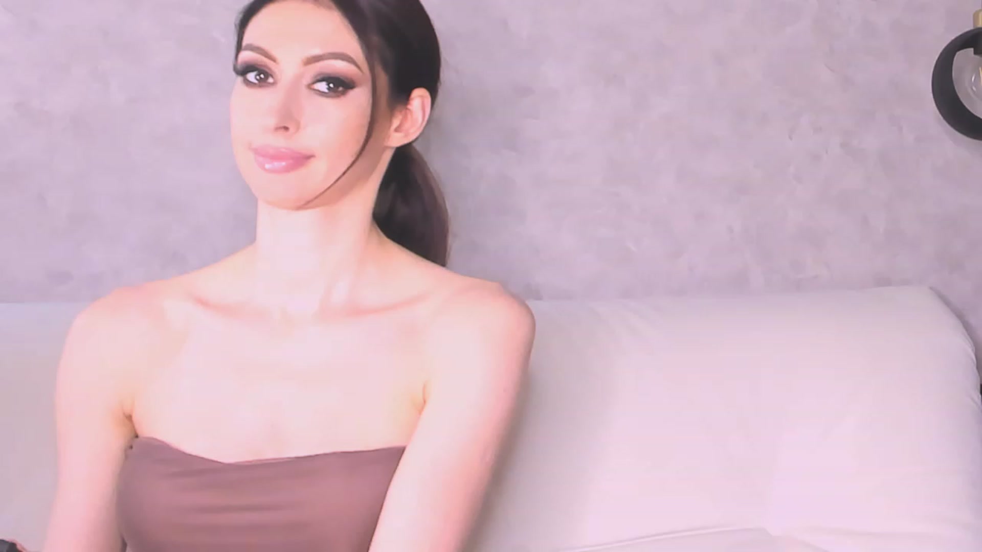 Gallery image thumbnail from AloeVera's myfreecams stream on, 06/04/2023, 23:33 image 9 of 20