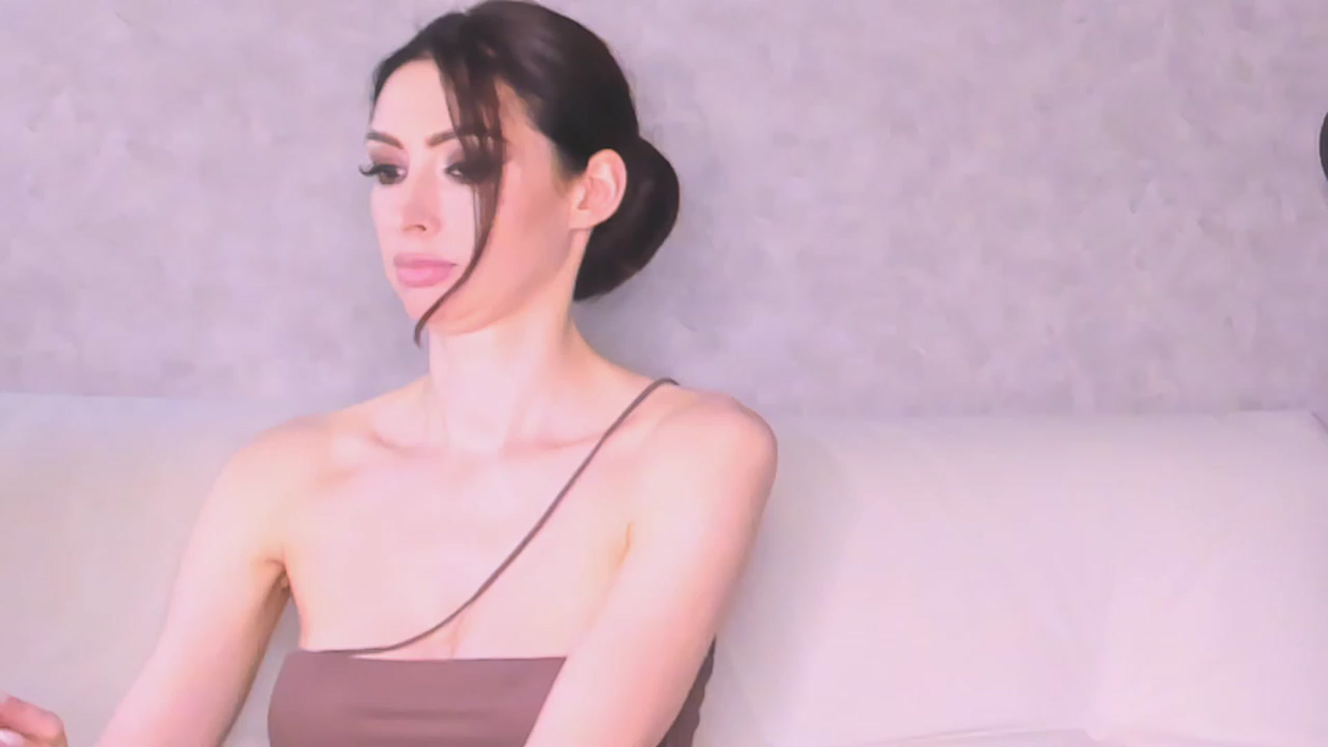 Gallery image thumbnail from AloeVera's myfreecams stream on, 06/17/2023, 01:20 image 4 of 20