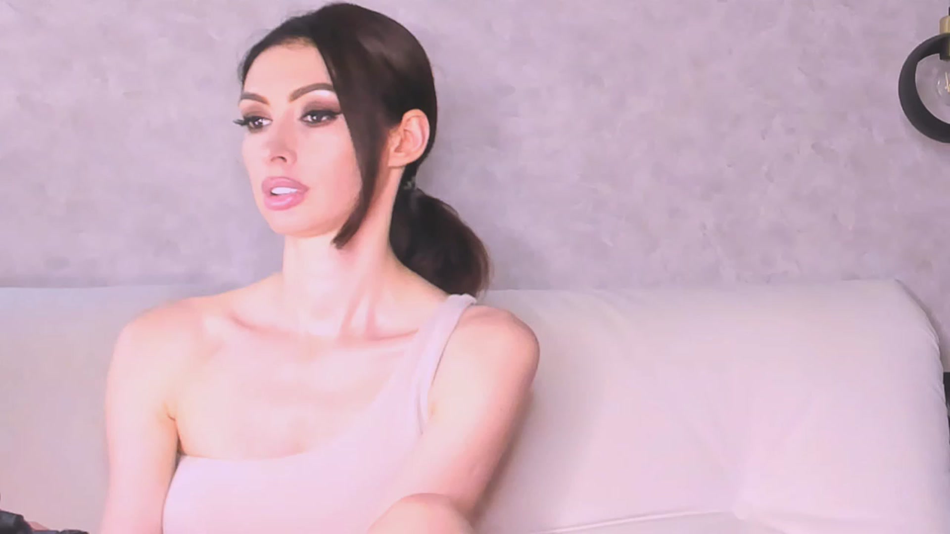 Gallery image thumbnail from AloeVera's myfreecams stream on, 07/07/2023, 24:01 image 3 of 20