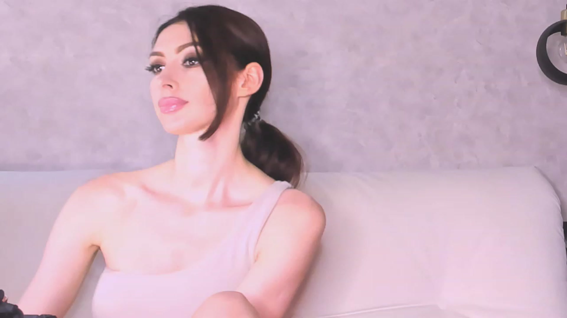 Gallery image thumbnail from AloeVera's myfreecams stream on, 07/07/2023, 24:01 image 2 of 20