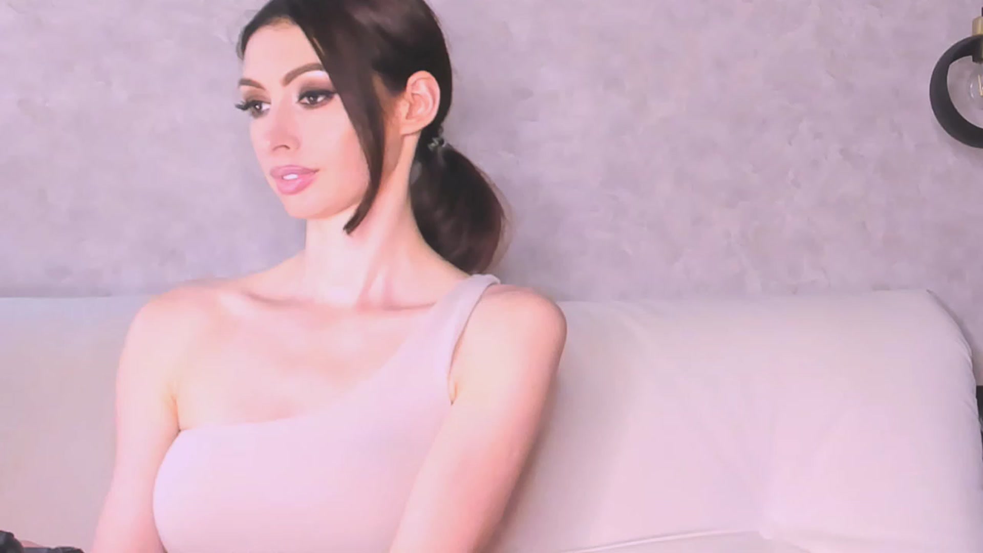 Gallery image thumbnail from AloeVera's myfreecams stream on, 07/07/2023, 24:01 image 5 of 20