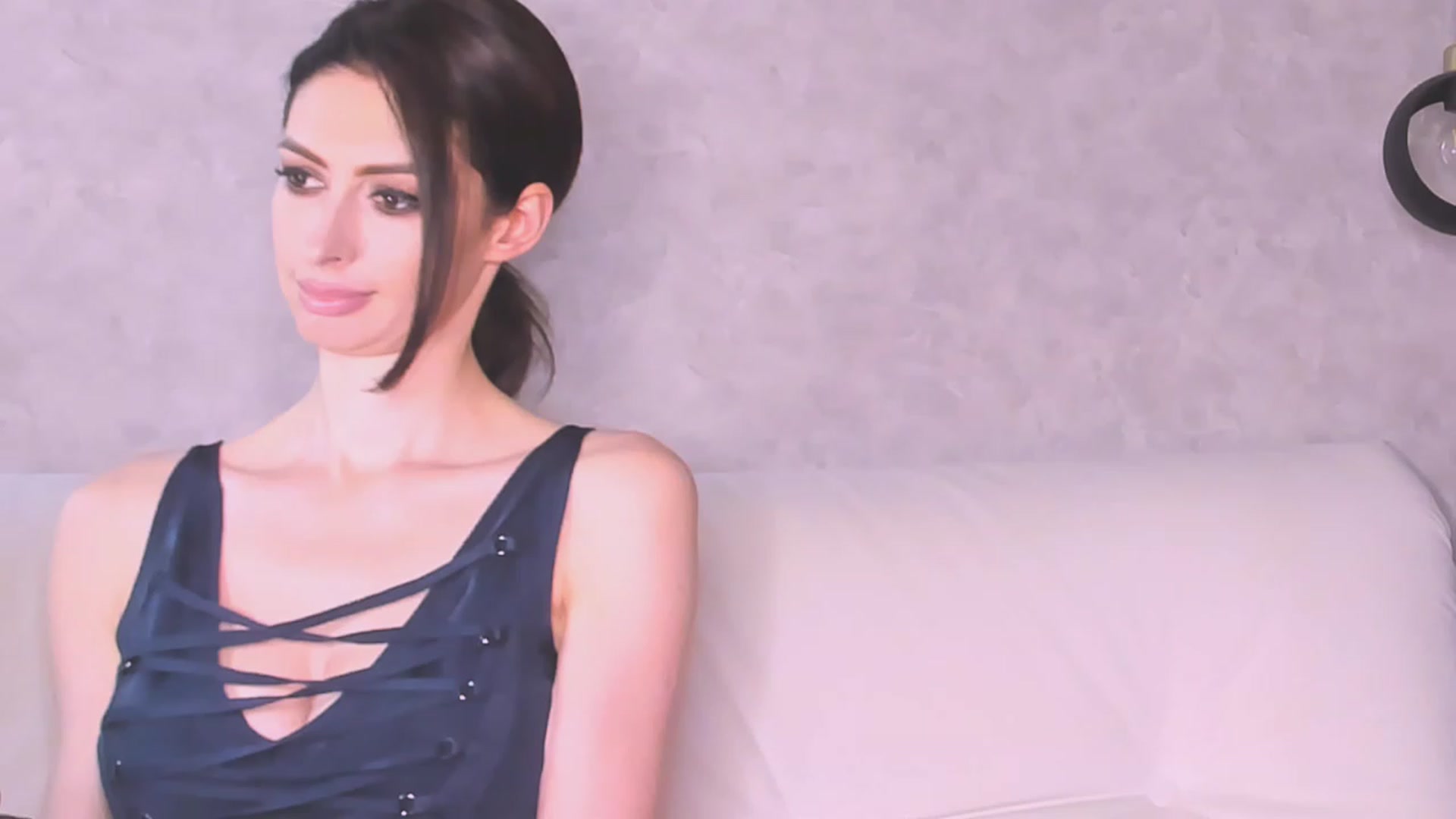 Gallery image thumbnail from AloeVera's myfreecams stream on, 07/09/2023, 01:50 image 1 of 20