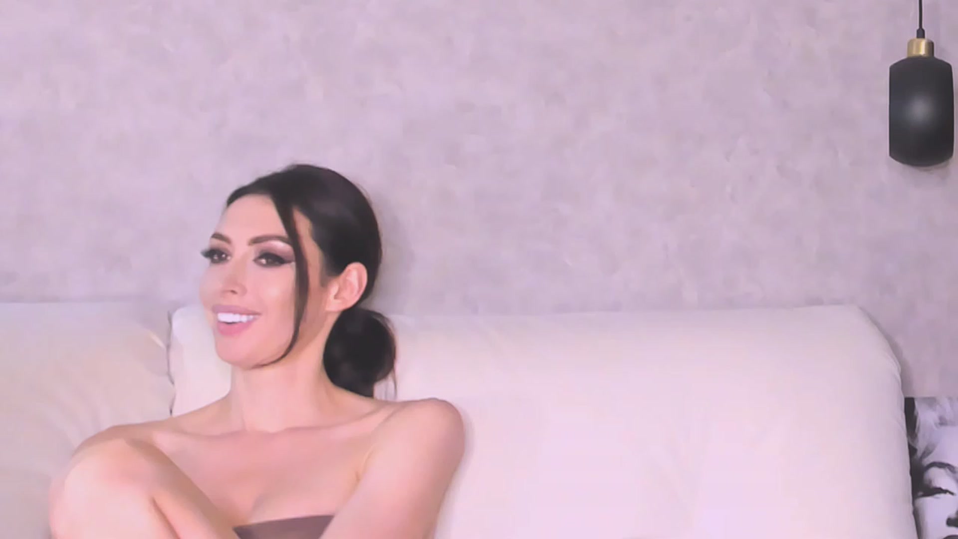 Gallery image thumbnail from AloeVera's myfreecams stream on, 08/05/2023, 01:38 image 13 of 20