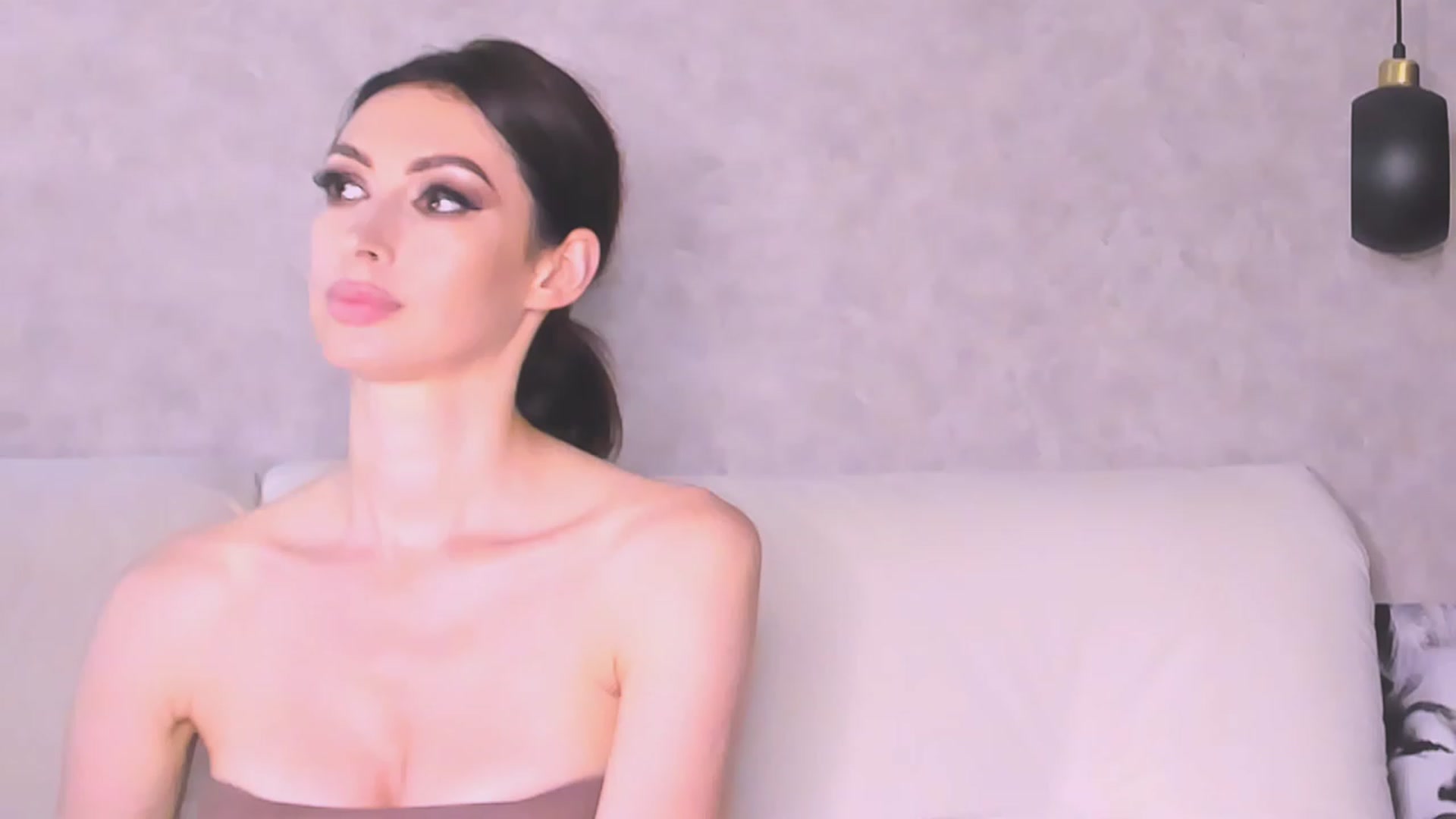 Gallery image thumbnail from AloeVera's myfreecams stream on, 08/05/2023, 01:38 image 16 of 20