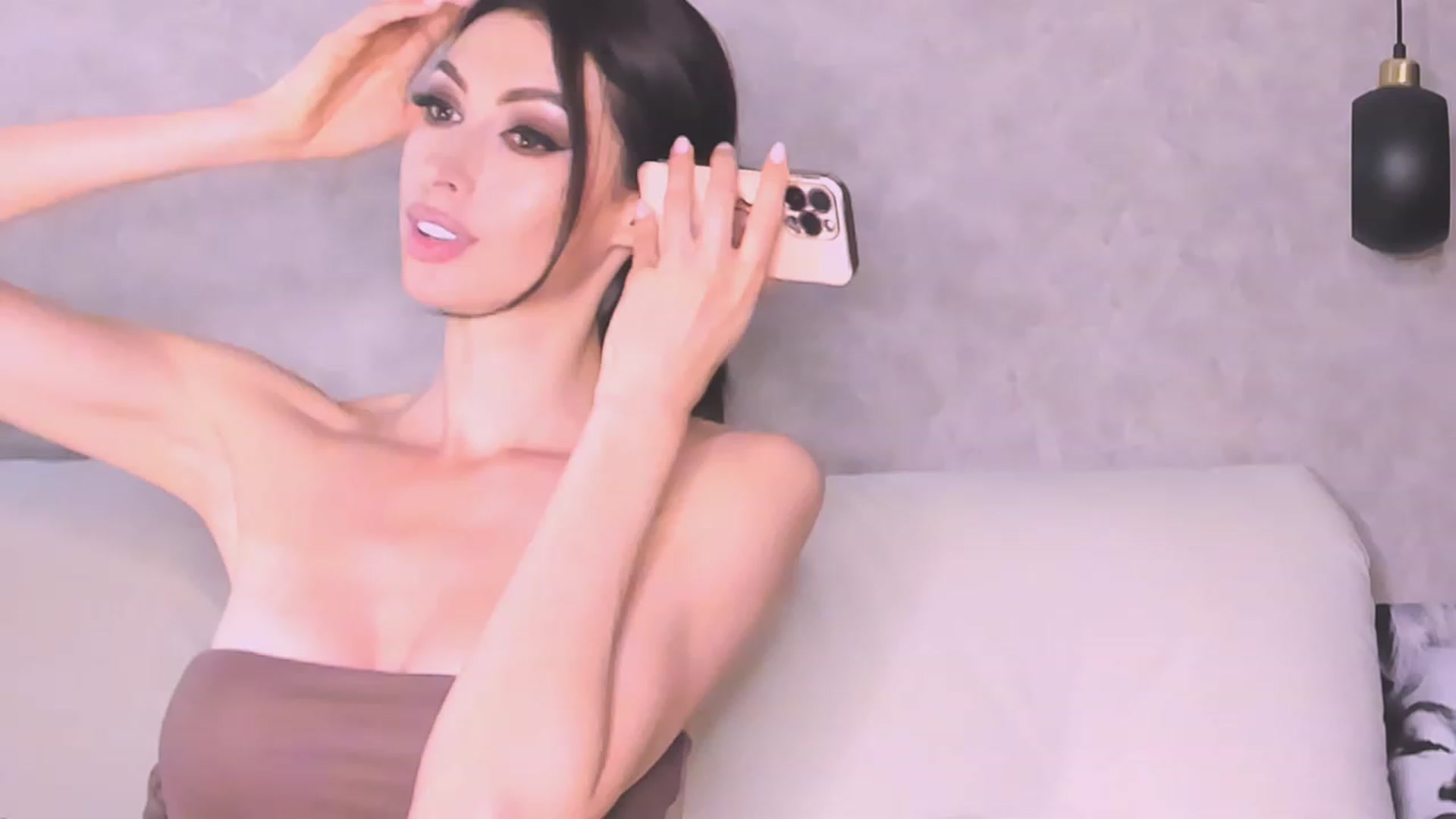Gallery image thumbnail from AloeVera's myfreecams stream on, 08/05/2023, 01:38 image 1 of 20