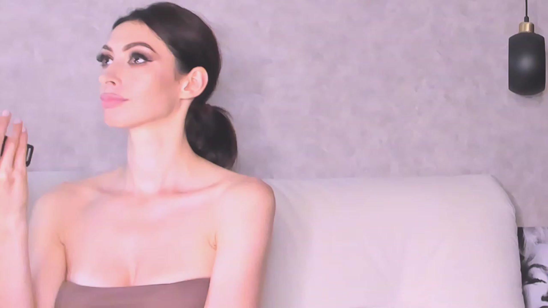 Gallery image thumbnail from AloeVera's myfreecams stream on, 08/05/2023, 01:38 image 18 of 20