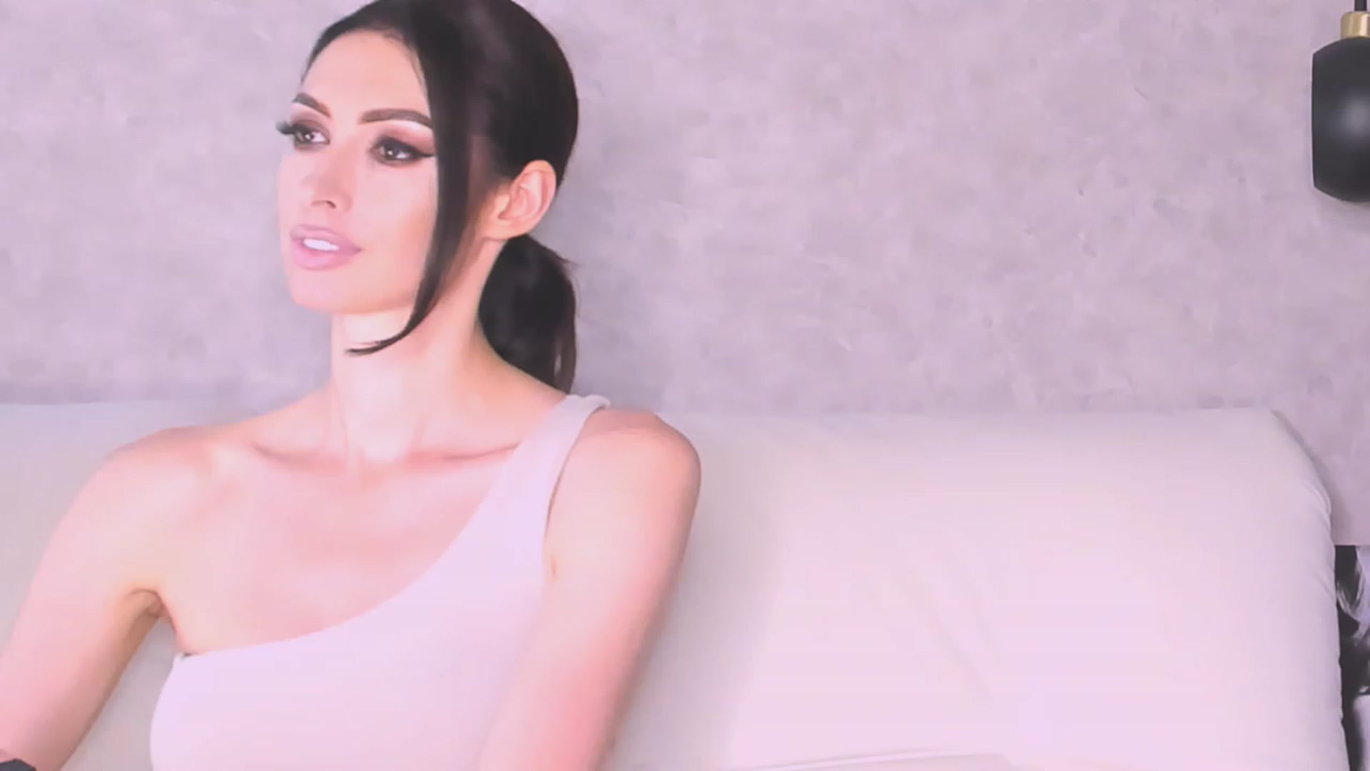 Gallery image thumbnail from AloeVera's myfreecams stream on, 08/06/2023, 23:32 image 3 of 20