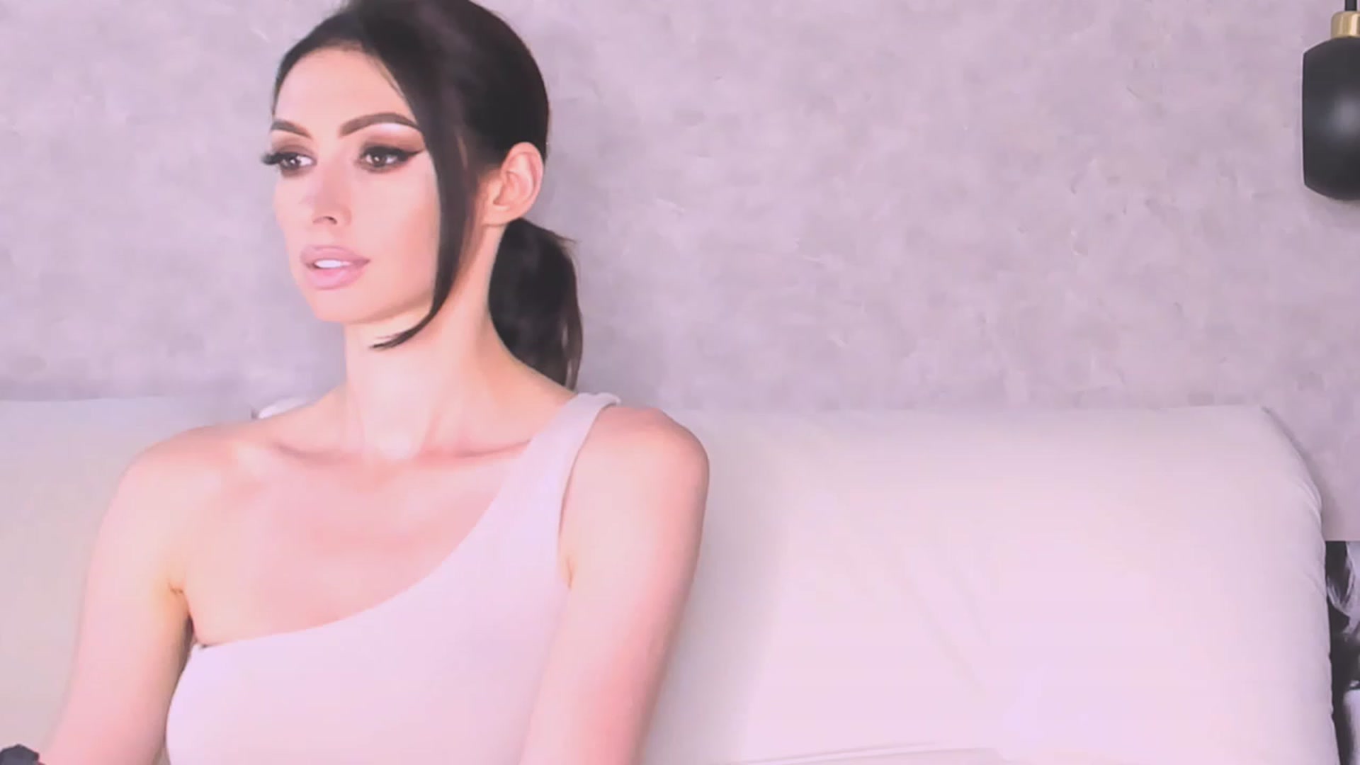 Gallery image thumbnail from AloeVera's myfreecams stream on, 08/06/2023, 23:32 image 2 of 20