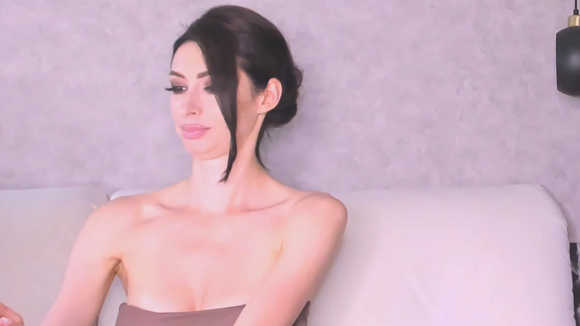 Gallery image thumbnail from AloeVera's myfreecams stream on, 08/08/2023, 24:04 image 7 of 20