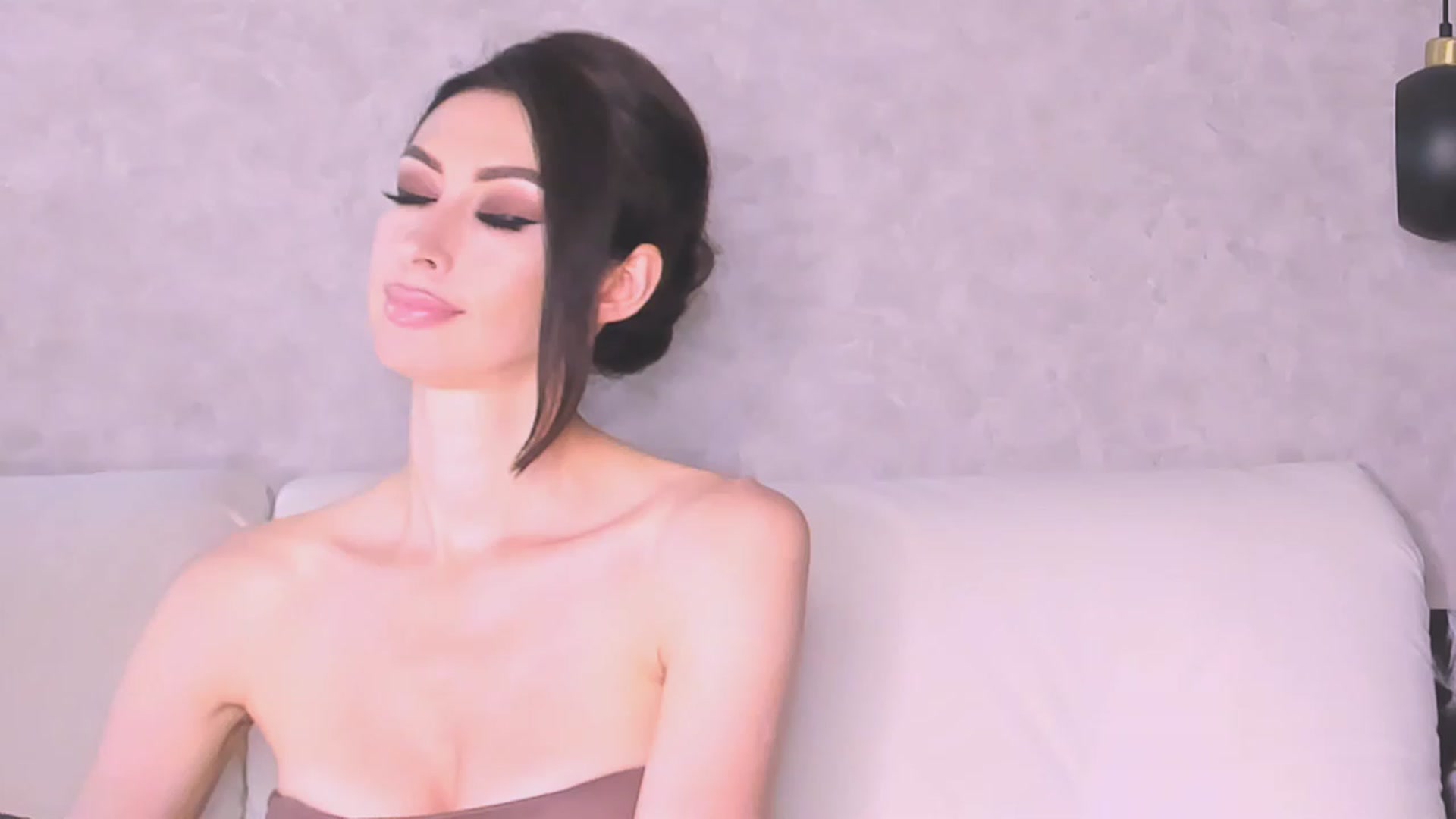 Gallery image thumbnail from AloeVera's myfreecams stream on, 08/08/2023, 24:04 image 5 of 20