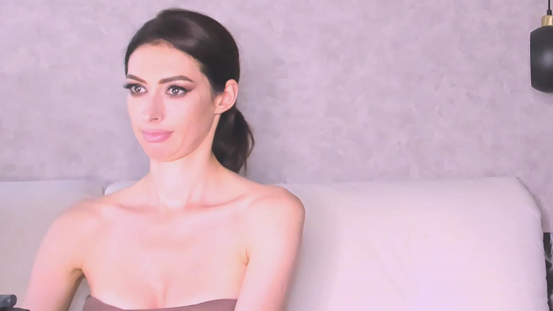 Gallery image thumbnail from AloeVera's myfreecams stream on, 08/08/2023, 24:52 image 15 of 20