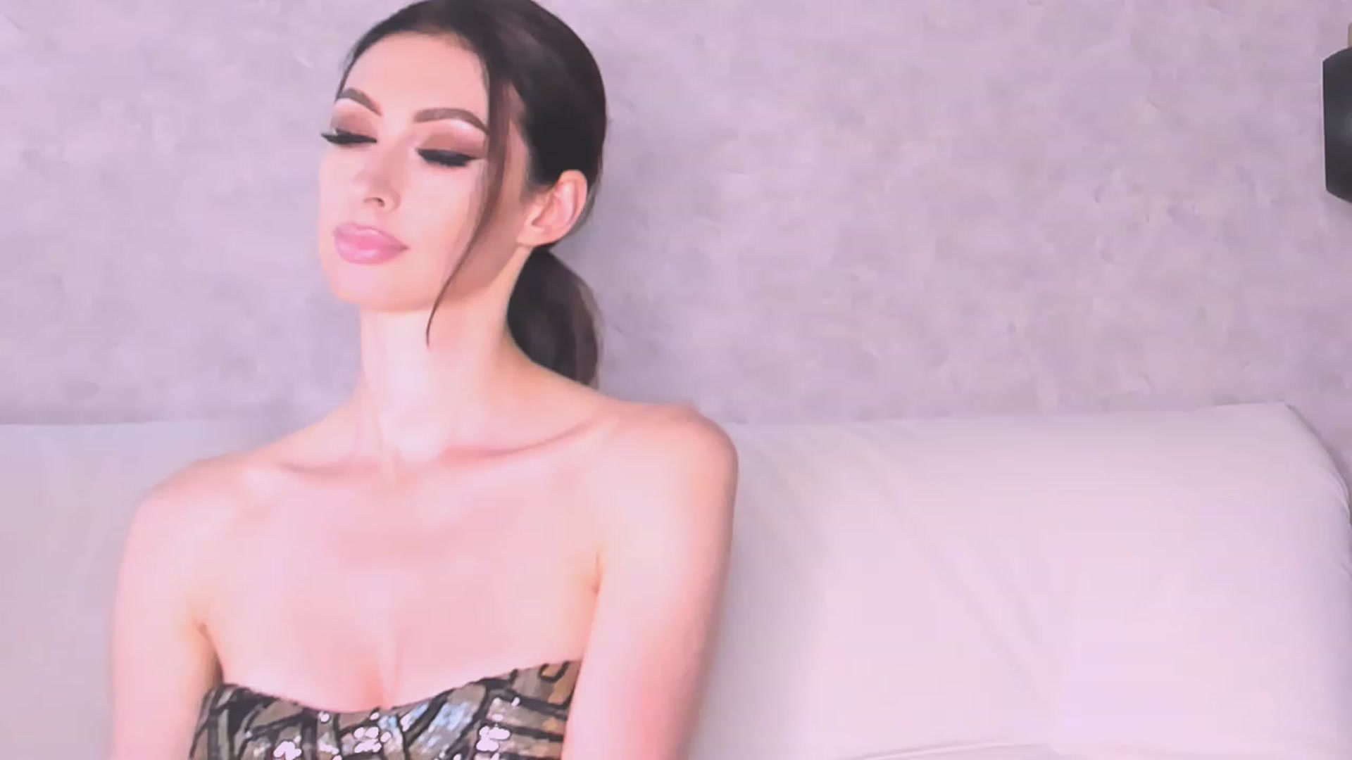 Gallery image thumbnail from AloeVera's myfreecams stream on, 08/09/2023, 23:39 image 18 of 20