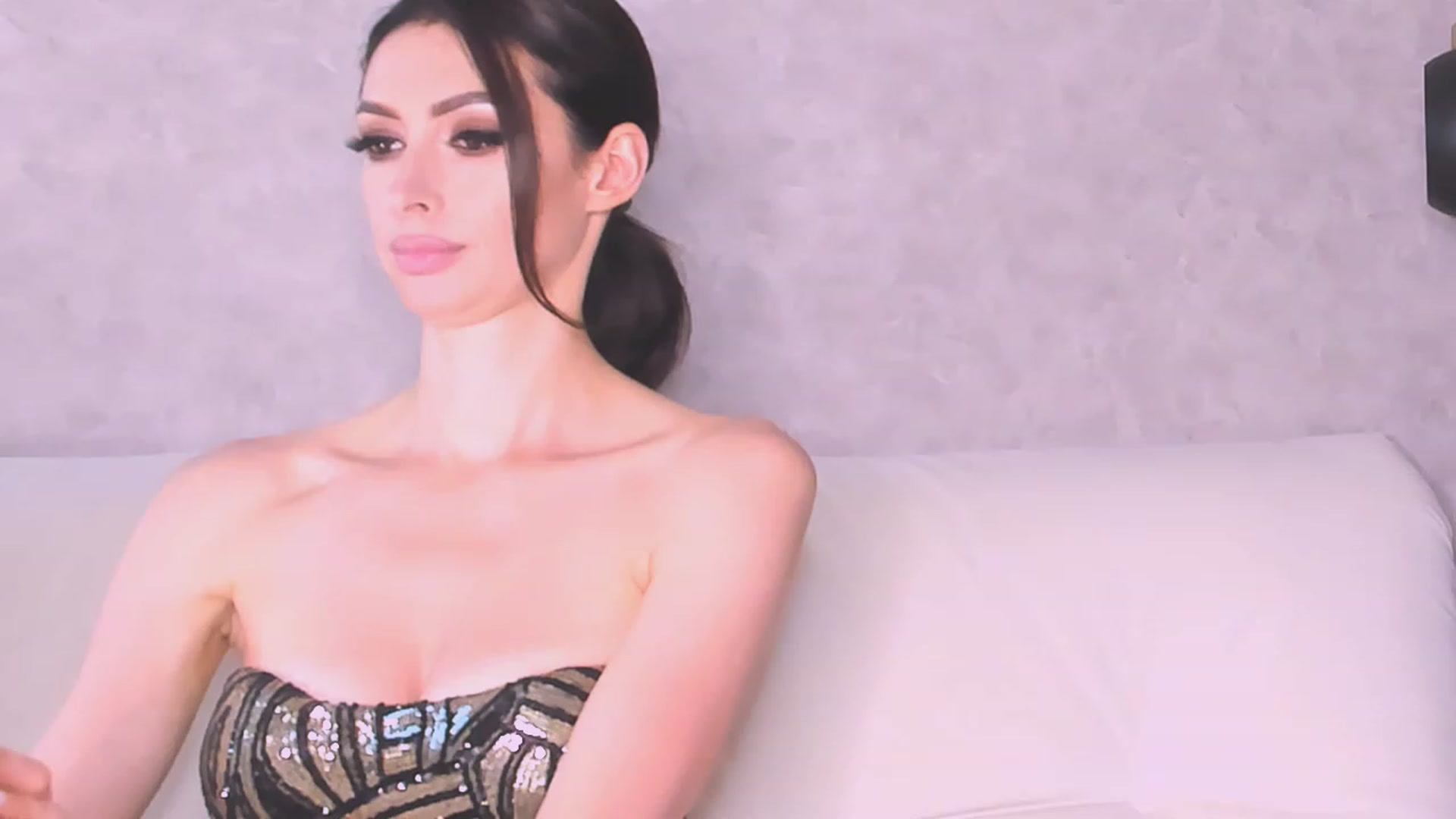 Gallery image thumbnail from AloeVera's myfreecams stream on, 08/09/2023, 23:39 image 8 of 20