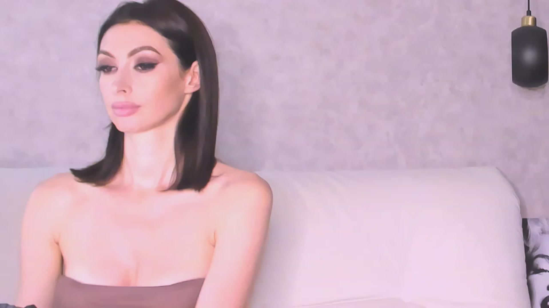 Gallery image thumbnail from AloeVera's myfreecams stream on, 08/13/2023, 24:33 image 14 of 20