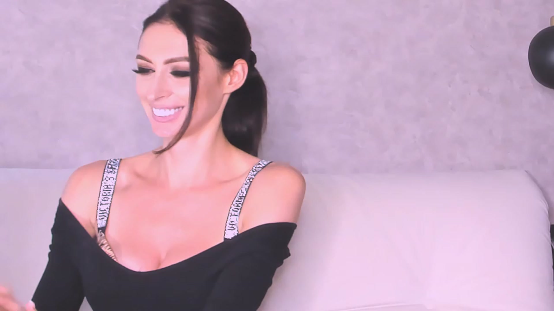 Gallery image thumbnail from AloeVera's myfreecams stream on, 09/21/2023, 02:03 image 19 of 20