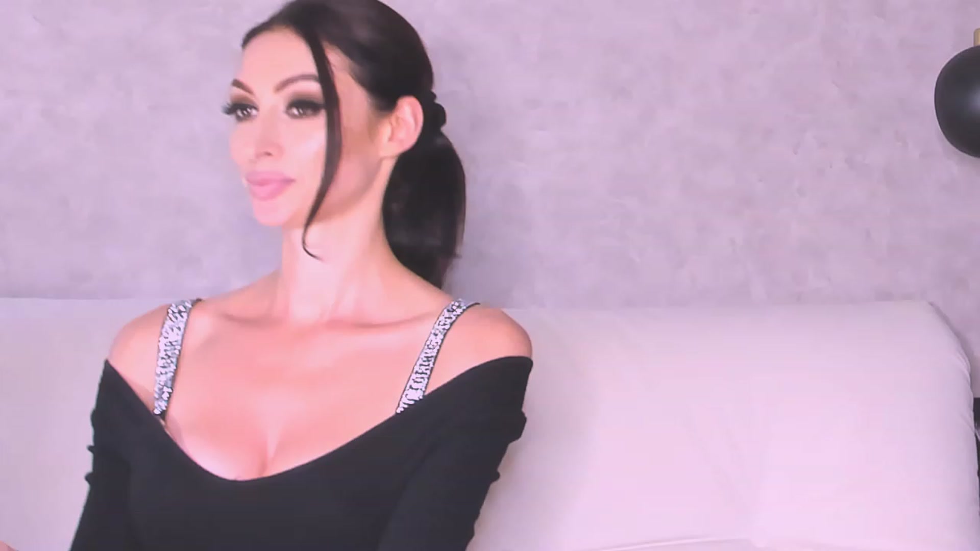 Gallery image thumbnail from AloeVera's myfreecams stream on, 09/21/2023, 02:03 image 18 of 20