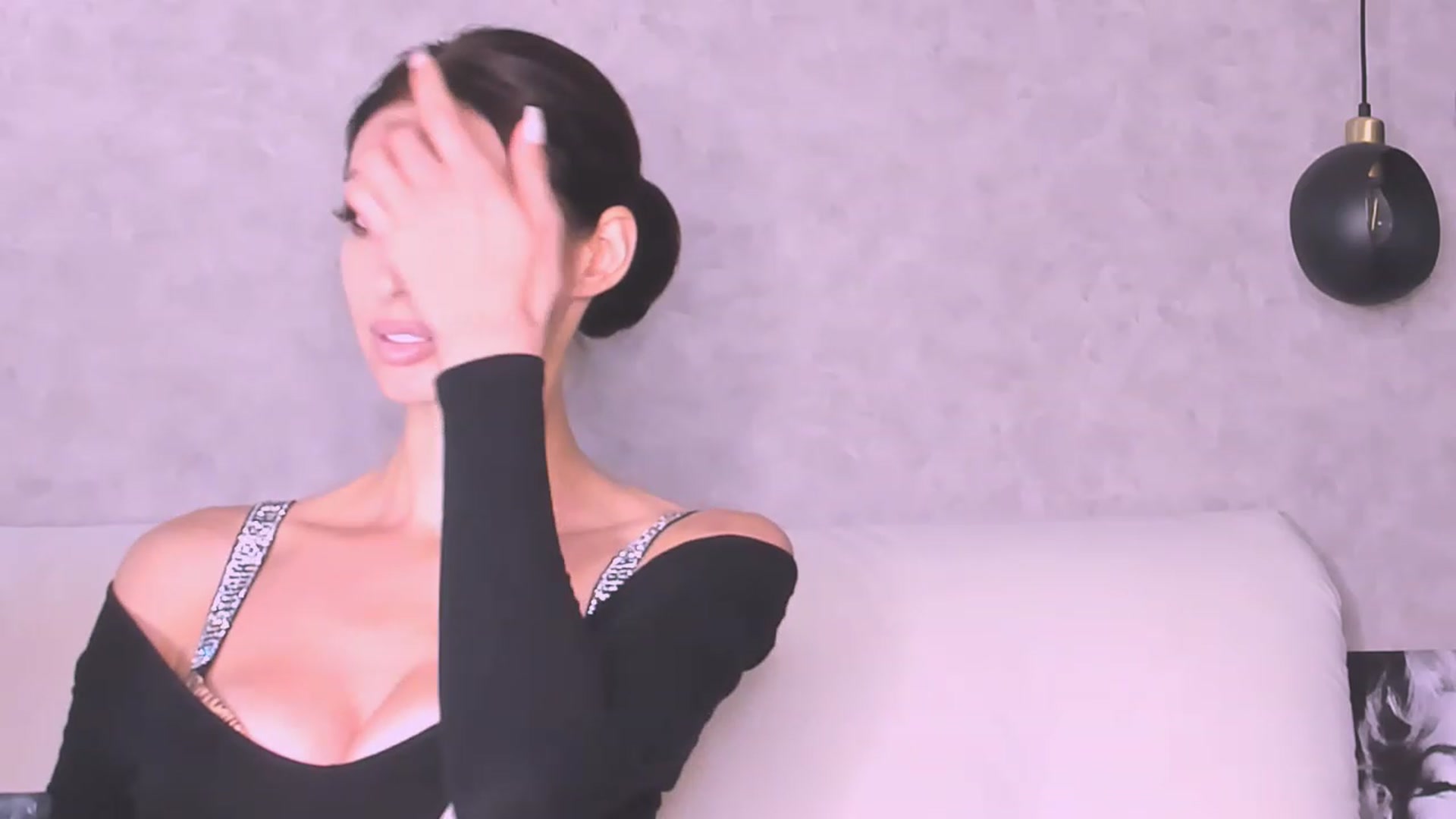 Gallery image thumbnail from AloeVera's myfreecams stream on, 10/02/2023, 01:28 image 10 of 20