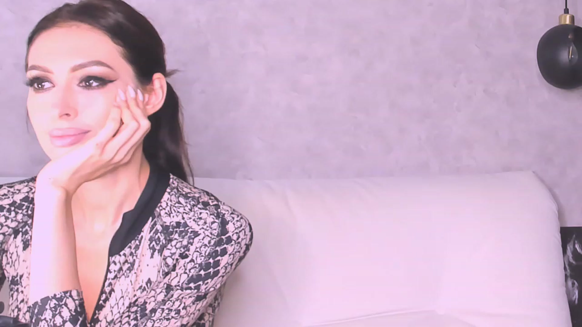 Gallery image thumbnail from AloeVera's myfreecams stream on, 10/06/2023, 24:33 image 6 of 20
