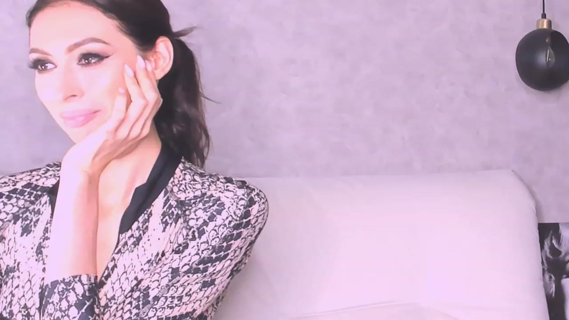 Gallery image thumbnail from AloeVera's myfreecams stream on, 10/06/2023, 24:33 image 10 of 20