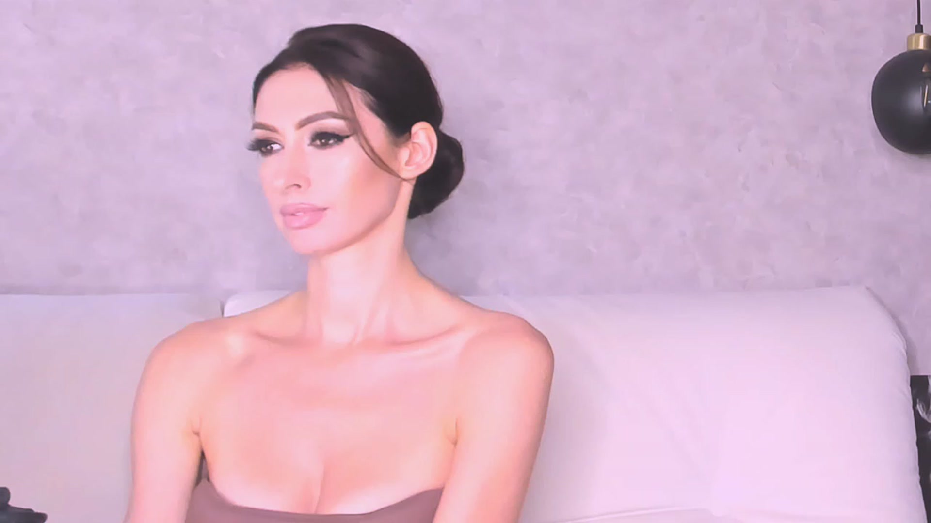 Gallery image thumbnail from AloeVera's myfreecams stream on, 10/14/2023, 24:11 image 10 of 20