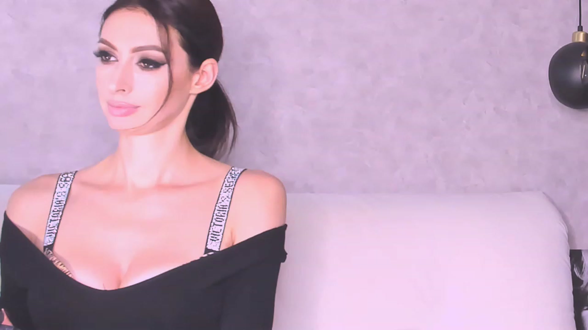 Gallery image thumbnail from AloeVera's myfreecams stream on, 10/16/2023, 24:48 image 3 of 20
