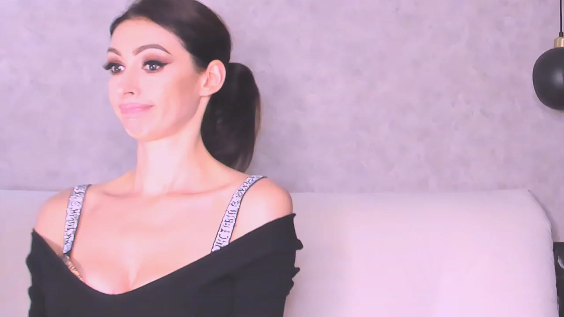 Gallery image thumbnail from AloeVera's myfreecams stream on, 10/27/2023, 01:26 image 5 of 20