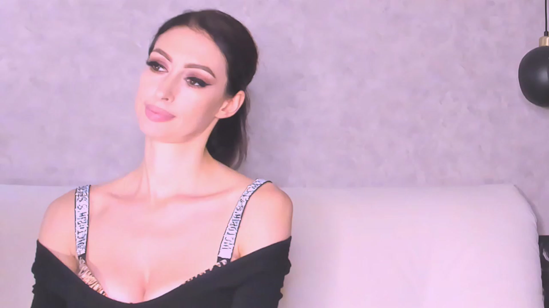 Gallery image thumbnail from AloeVera's myfreecams stream on, 10/27/2023, 01:26 image 15 of 20