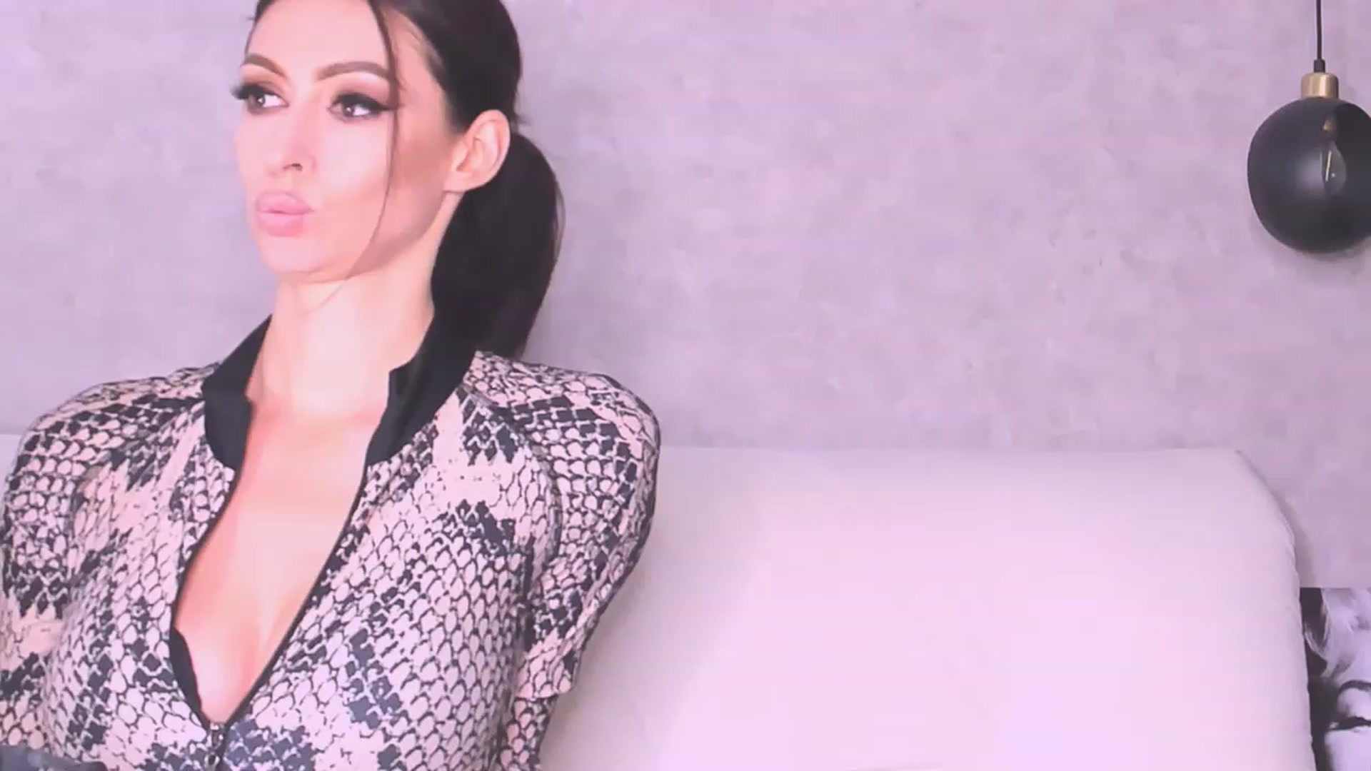 Gallery image thumbnail from AloeVera's myfreecams stream on, 10/30/2023, 02:01 image 6 of 20