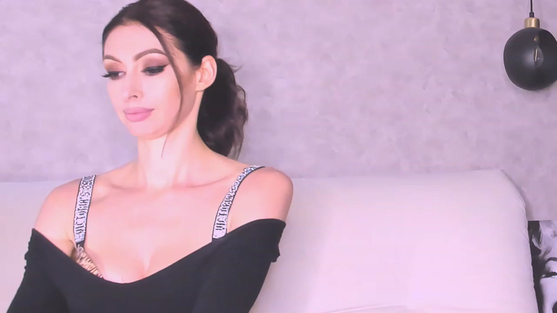 Gallery image thumbnail from AloeVera's myfreecams stream on, 11/04/2023, 24:03 image 16 of 20