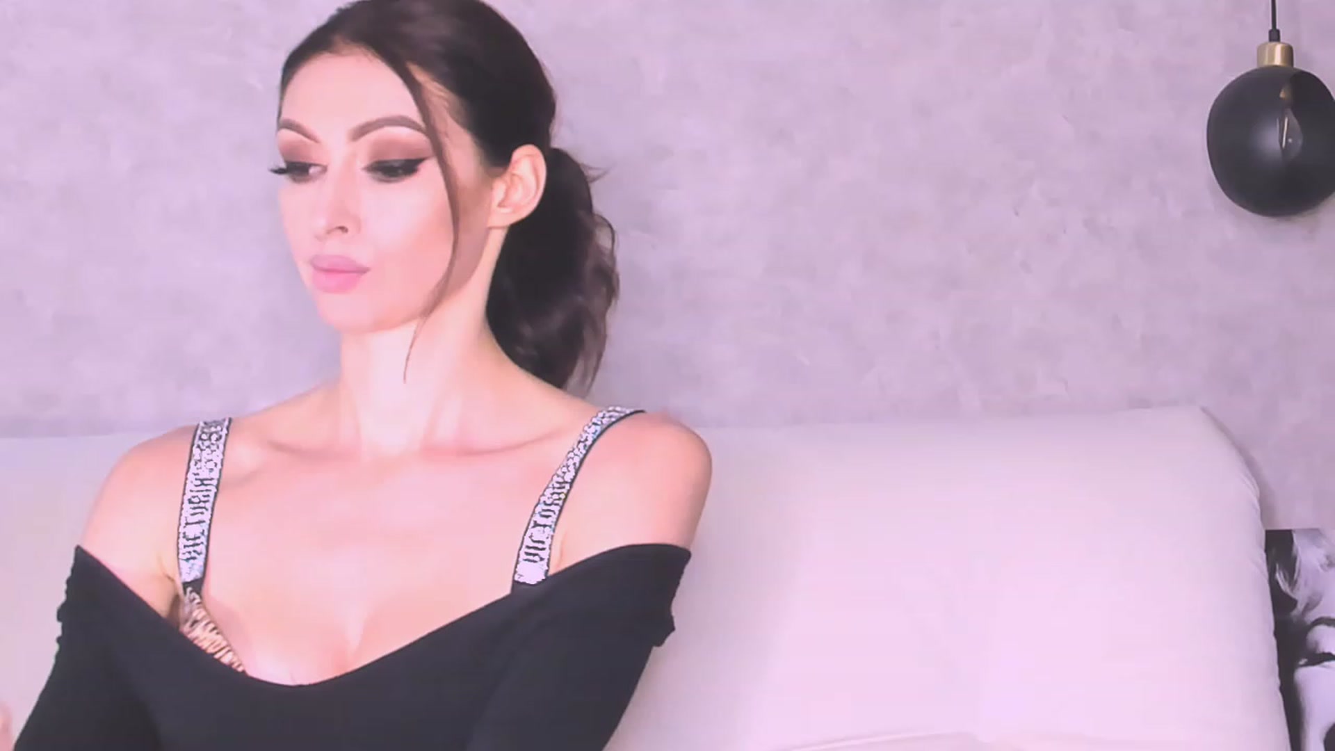Gallery image thumbnail from AloeVera's myfreecams stream on, 11/04/2023, 01:39 image 7 of 20