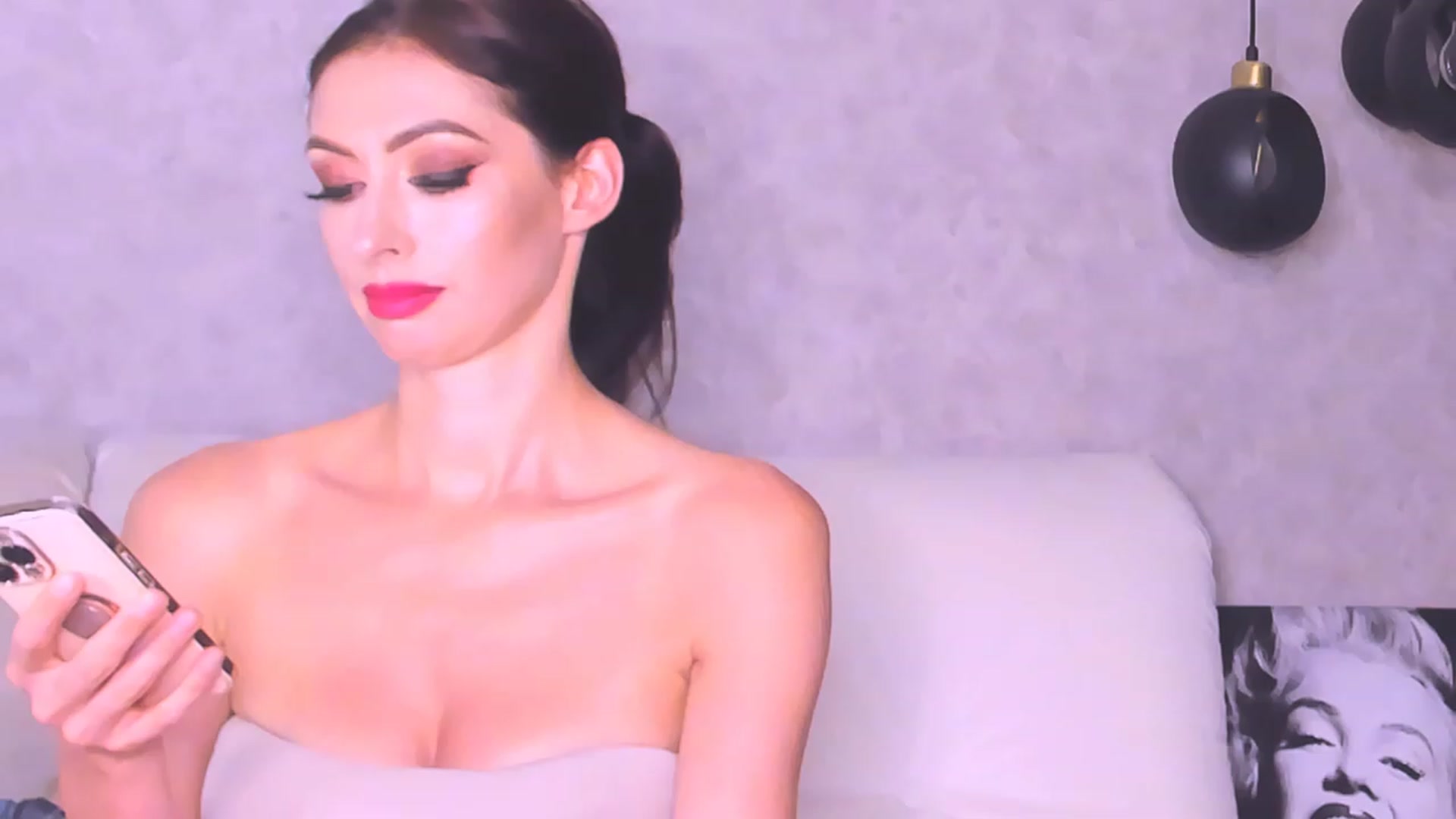 Gallery image thumbnail from AloeVera's myfreecams stream on, 12/31/2023, 24:54 image 14 of 20