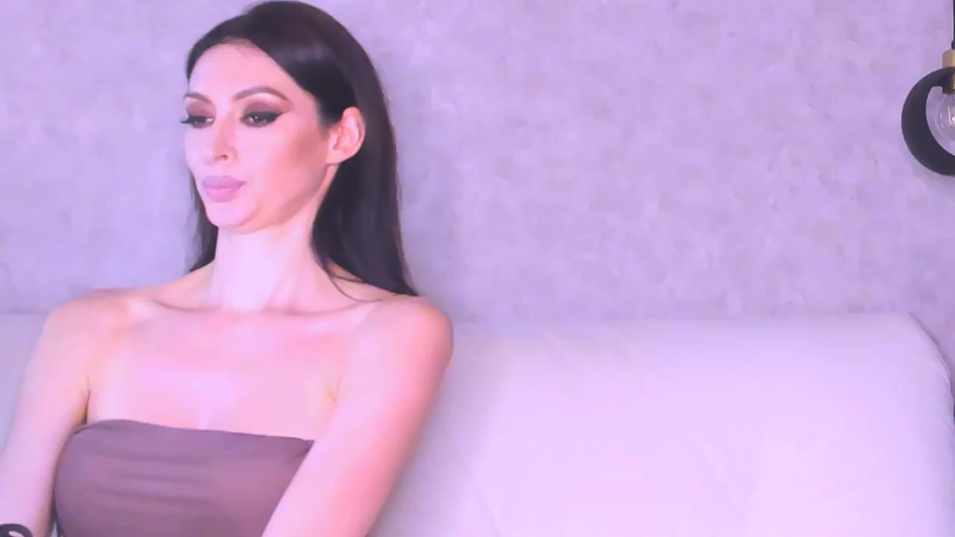 Gallery image thumbnail from AloeVera's myfreecams stream on, 05/10/2024, 01:14 image 14 of 20