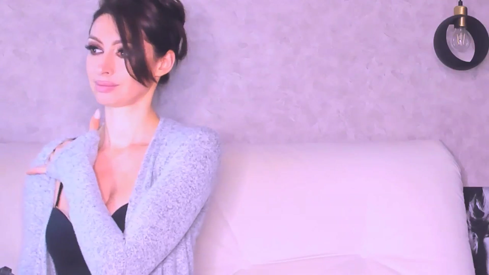 Gallery image thumbnail from AloeVera's myfreecams stream on, 05/14/2024, 02:04 image 12 of 20