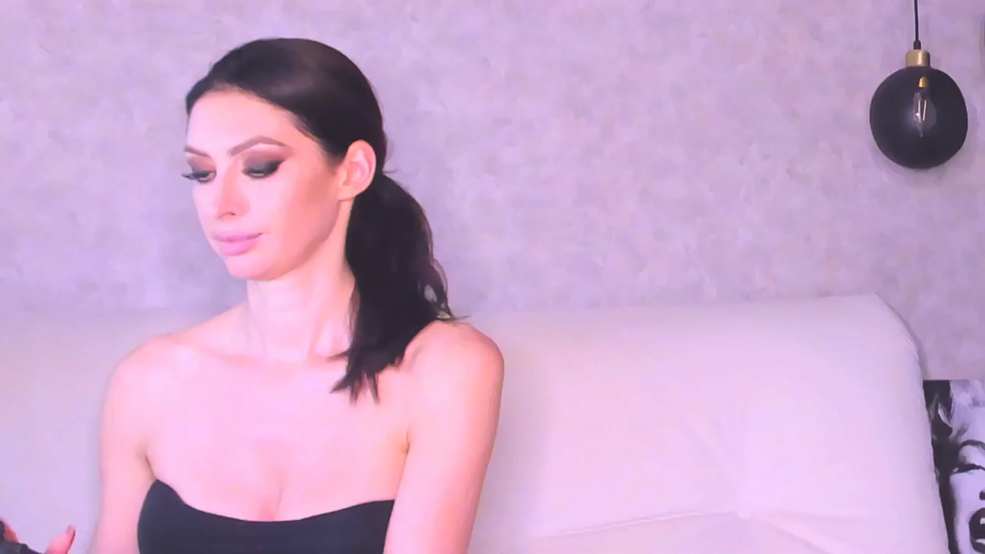 Gallery image thumbnail from AloeVera's myfreecams stream on, 07/04/2024, 23:52 image 17 of 20