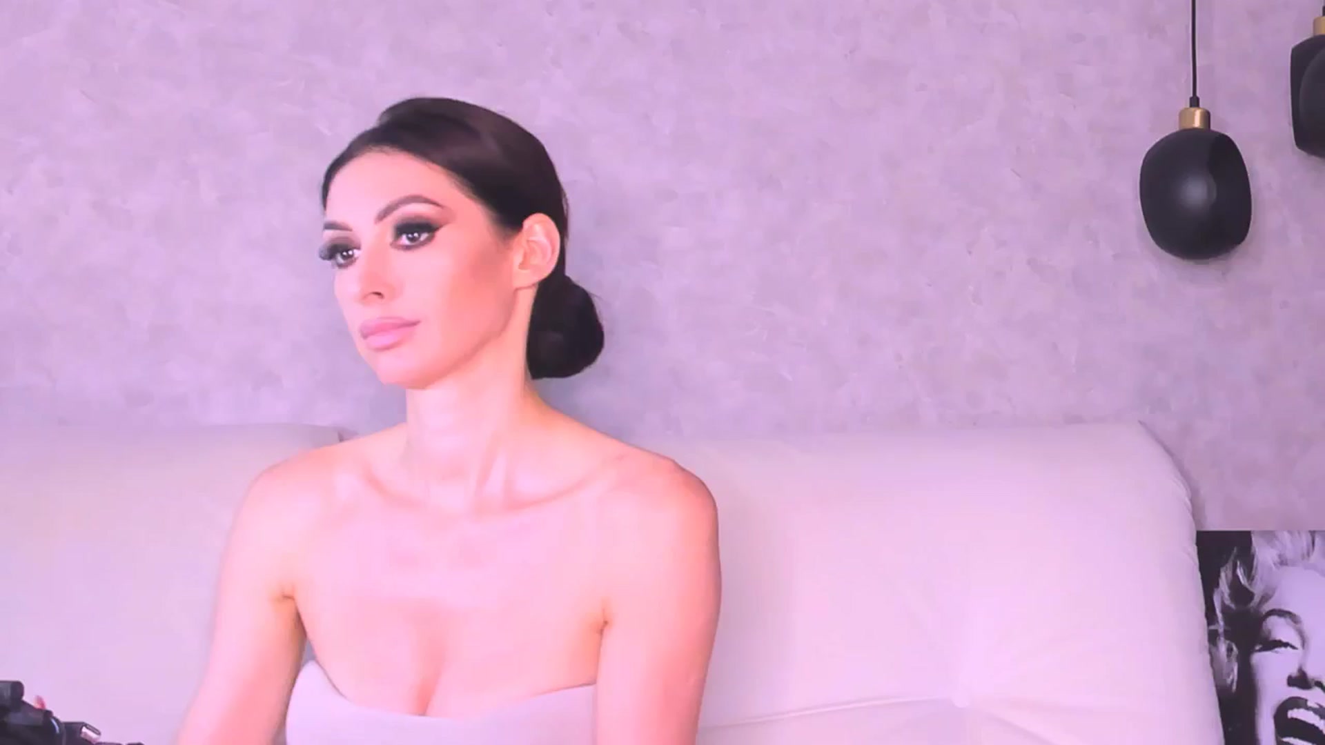 Gallery image thumbnail from AloeVera's myfreecams stream on, 07/28/2024, 02:07 image 13 of 20