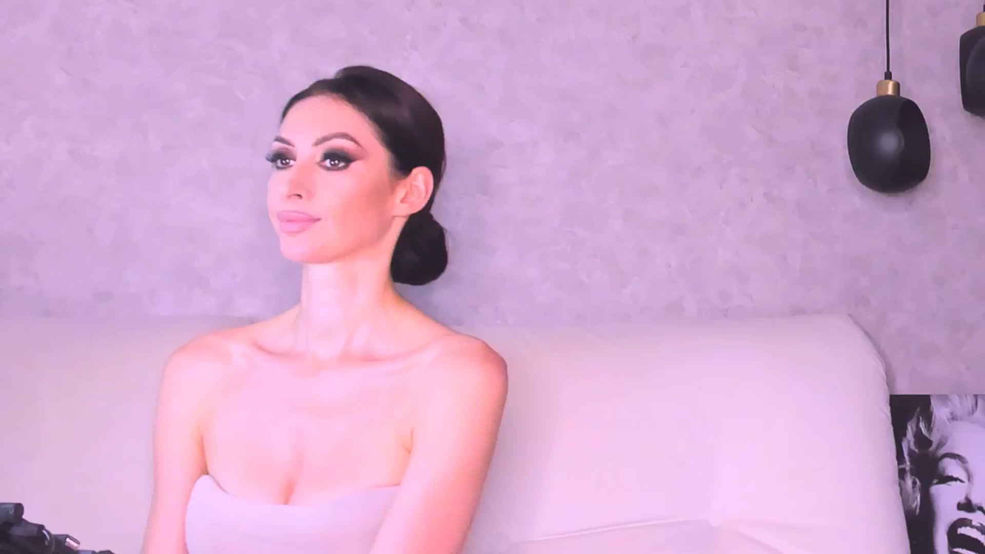 Gallery image thumbnail from AloeVera's myfreecams stream on, 07/28/2024, 02:07 image 6 of 20