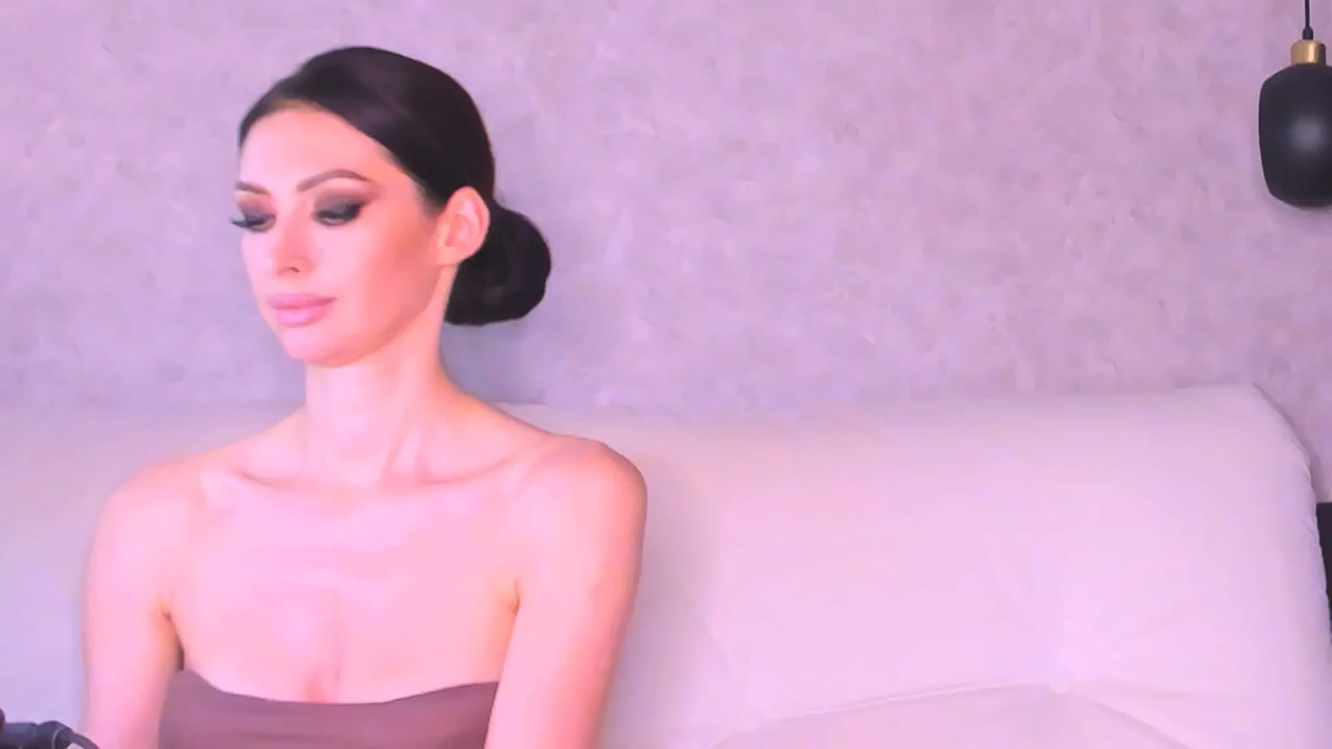 Gallery image thumbnail from AloeVera's myfreecams stream on, 08/01/2024, 02:51 image 11 of 20