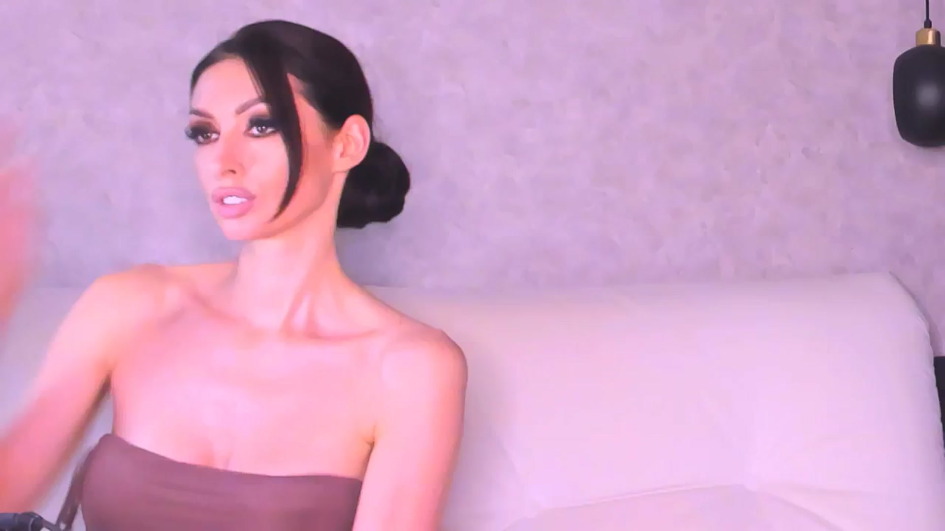 Gallery image thumbnail from AloeVera's myfreecams stream on, 08/01/2024, 02:51 image 17 of 20