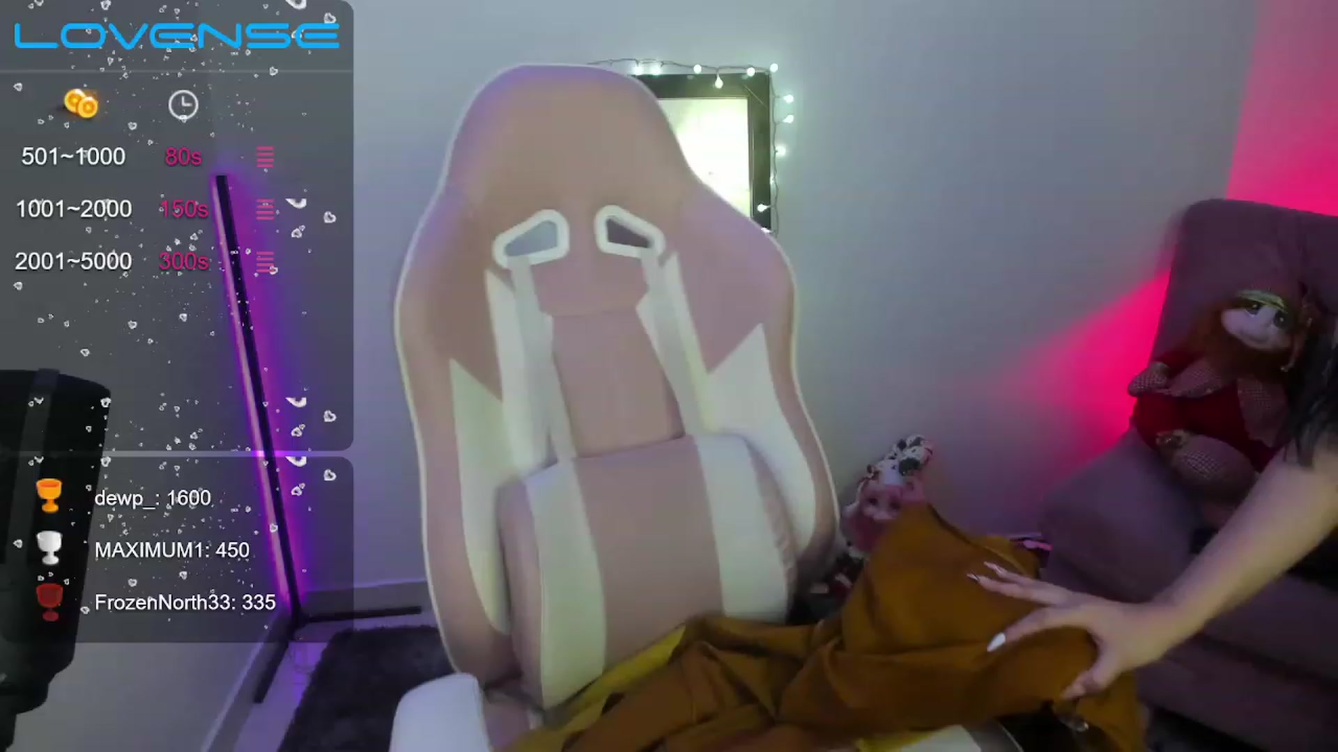 Gallery image thumbnail from Alondra_sweet's myfreecams stream on, 12/20/2022, 09:56 image 15 of 20
