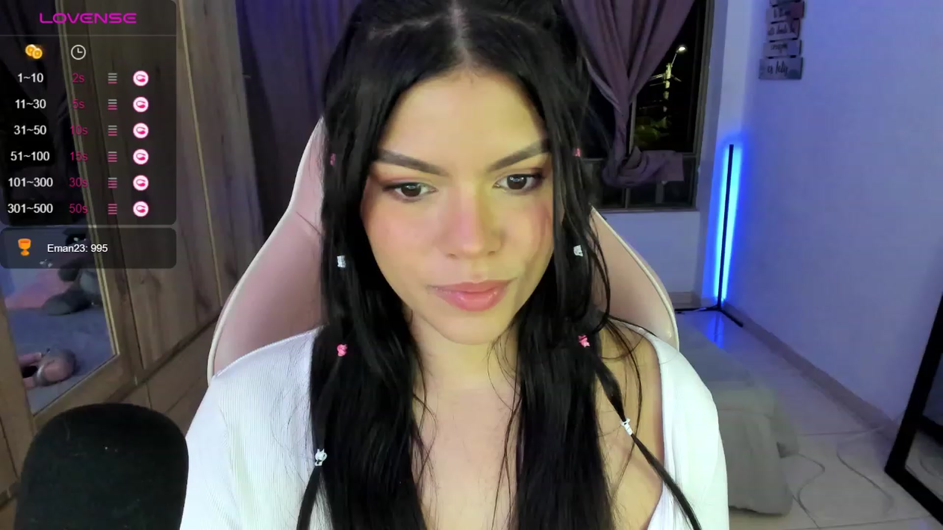 Gallery image thumbnail from Alondra_sweet's myfreecams stream on, 09/25/2023, 07:46 image 5 of 20