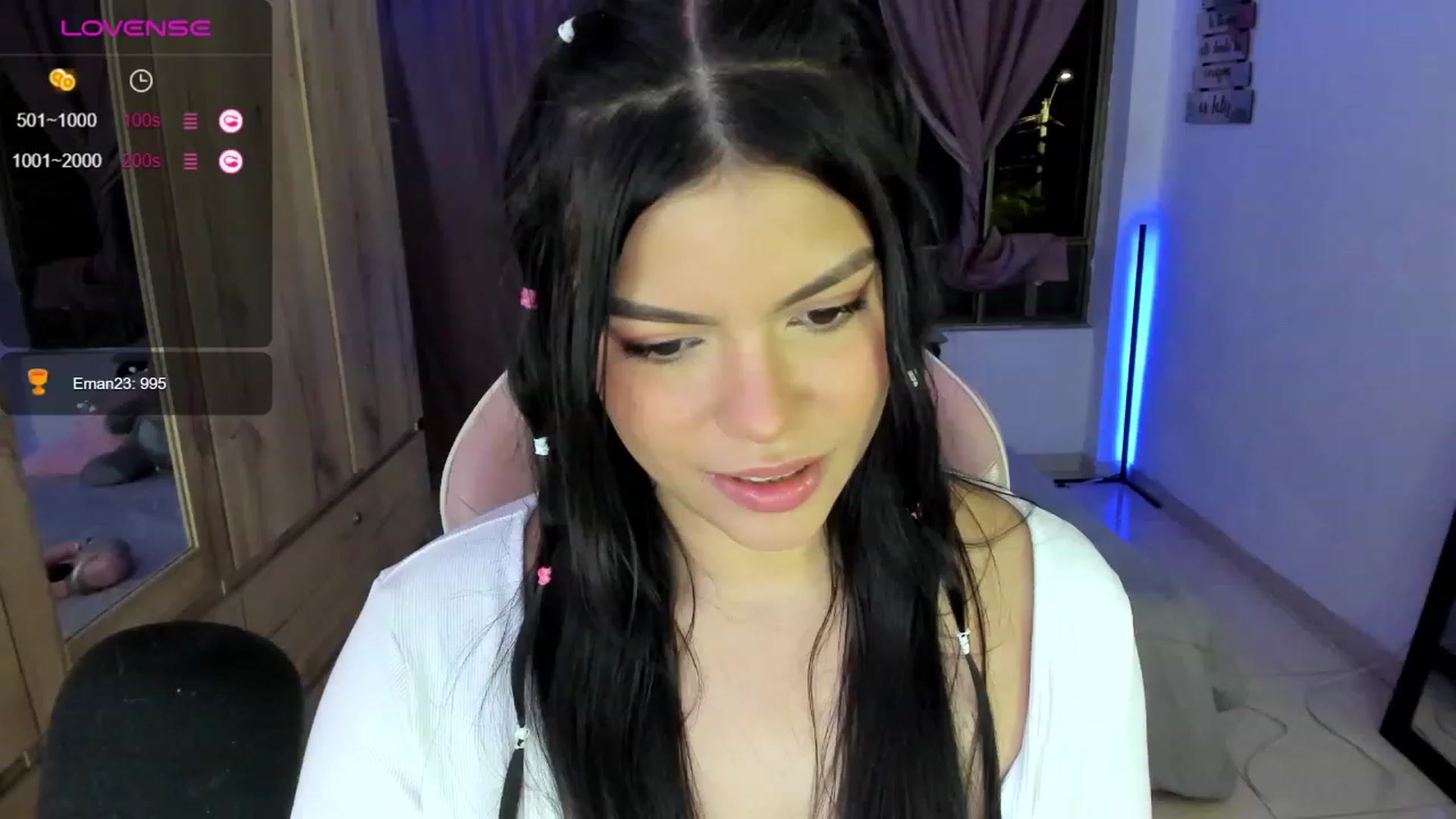 Gallery image thumbnail from Alondra_sweet's myfreecams stream on, 09/25/2023, 07:46 image 3 of 20