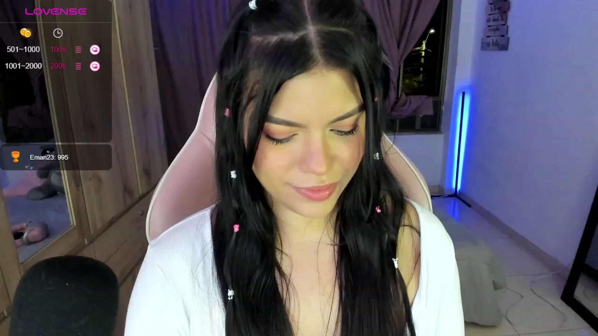 Gallery image thumbnail from Alondra_sweet's myfreecams stream on, 09/25/2023, 07:46 image 6 of 20